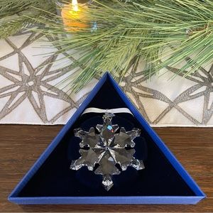 NIB 2012 Swarovski Annual Christmas Snowflake Ornament